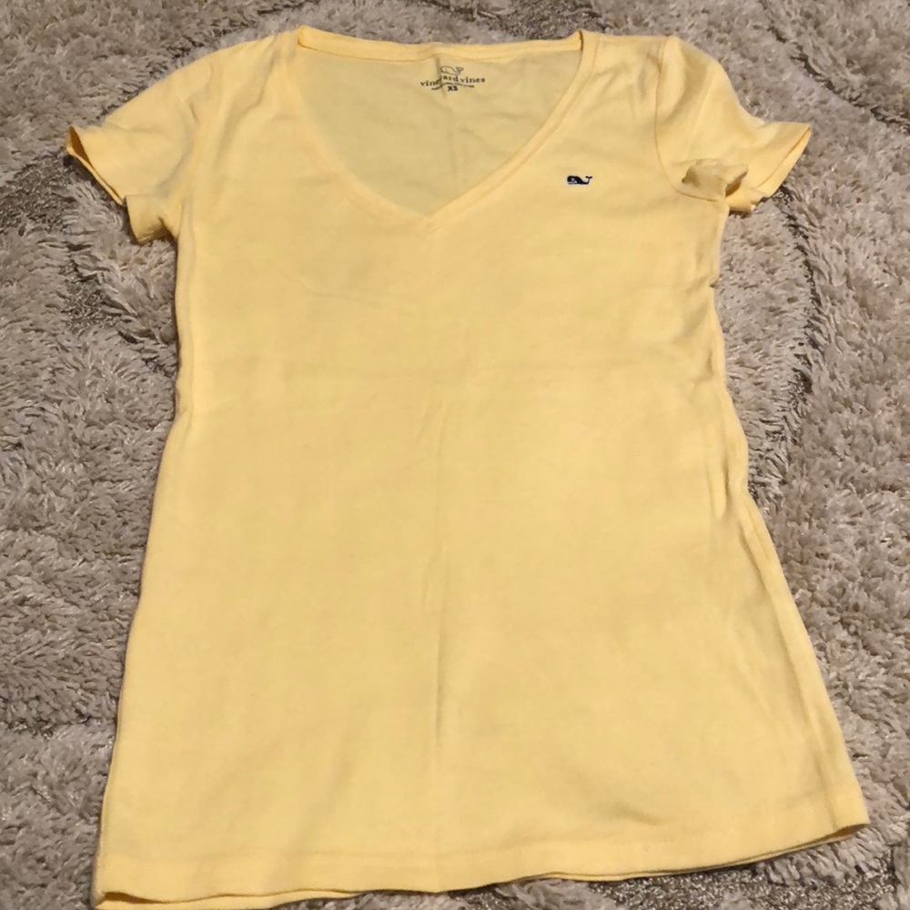 Vineyard Vines vneck tee